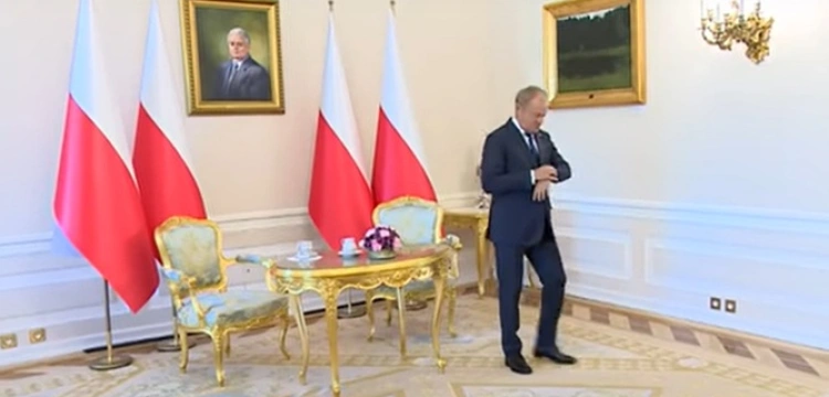 Lekcja savoir-vivre’u dla Tuska od Żukowskiej