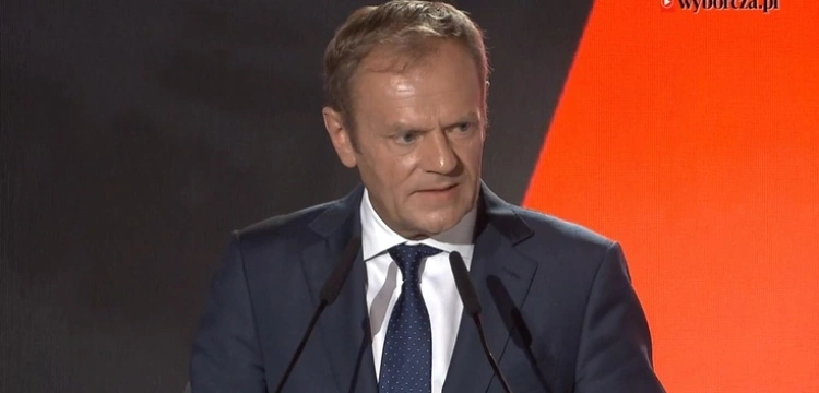 Tusk o „likwidacji mediów i opozycji” przez PiS. Zapomniał o czymś, ale internauci mu przypomnieli