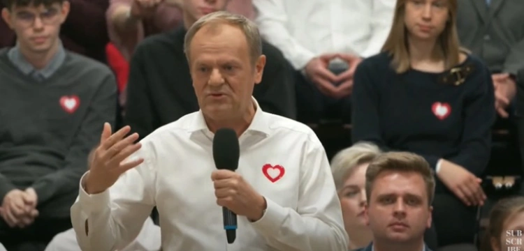 Tusk i nekrofilia polityczna? A jednak się da...