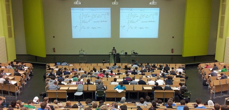 Dorosiński: Powstrzymajmy ideologiczny atak na szkoły