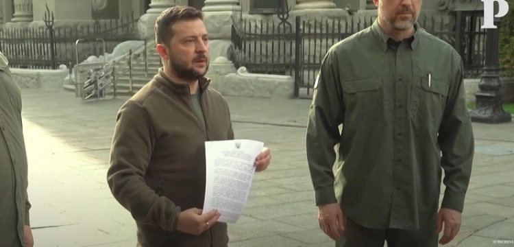 Mocna reakcja Kijowa na dekrety Rosji - Ukraina składa wniosek o przystąpienie do NATO [Wideo]