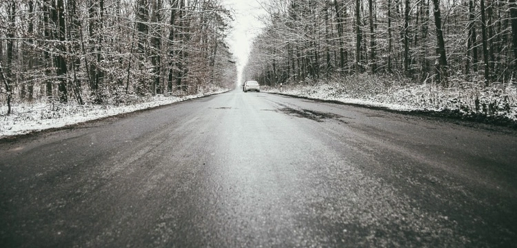 Gołoledź sparaliżowała Białystok. Odwołane lekcje w szkołach
