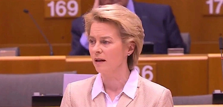 Von der Leyen stanie przed sądem?