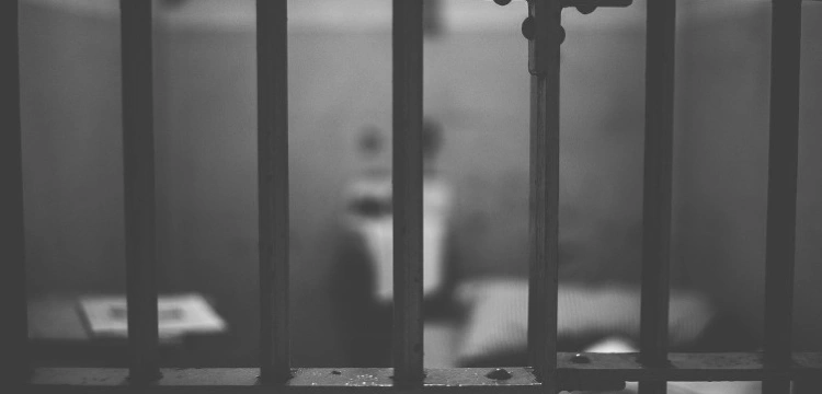 Były oficer marynarki: dożywocie za zamordowanie dziewczyny, która odmówiła aborcji