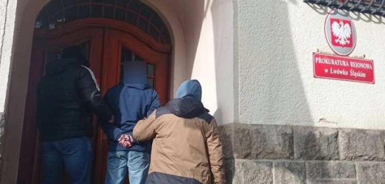 Cela plus! Więzili, bili i przypalali żelazkiem. Zatrzymani trafili do aresztu