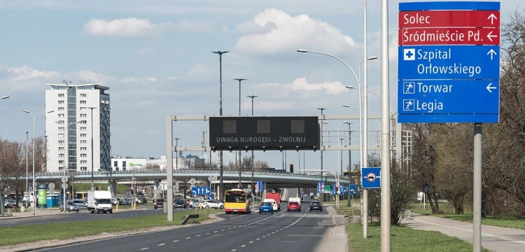 Przez klimatystów nie mógł dotrzeć do szpitala! „Ostatnie pokolenie” zablokowało Wisłostradę