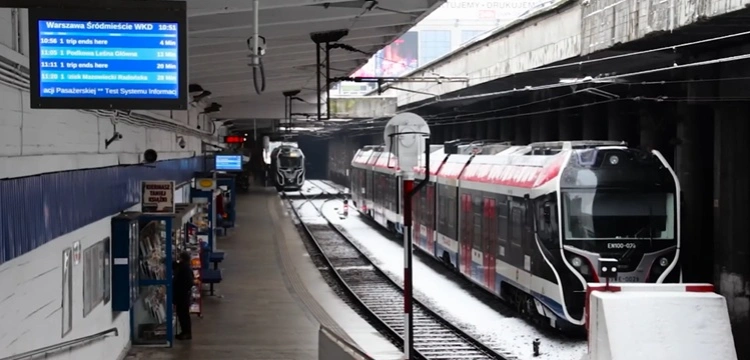 Warszawa. Paraliż w sercu stolicy po kolizji składów WKD. Są poszkodowani