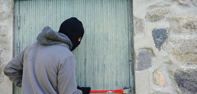 Cela plus! Seryjny włamywacz ostatecznie ujęty. Usłyszał 55 zarzutów