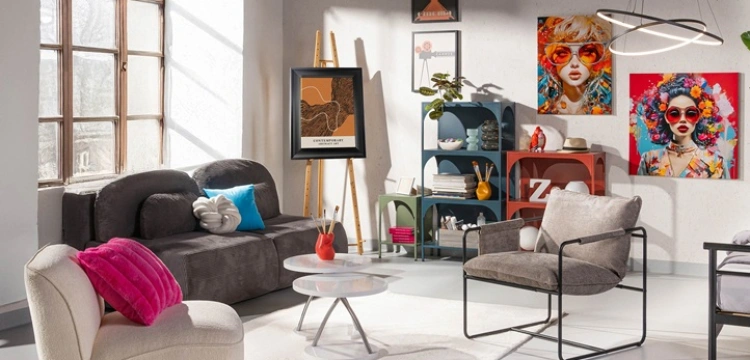 Wnętrze w stylu gallery art: pomysły ze sklepu meblowego [Materiał promocyjny]