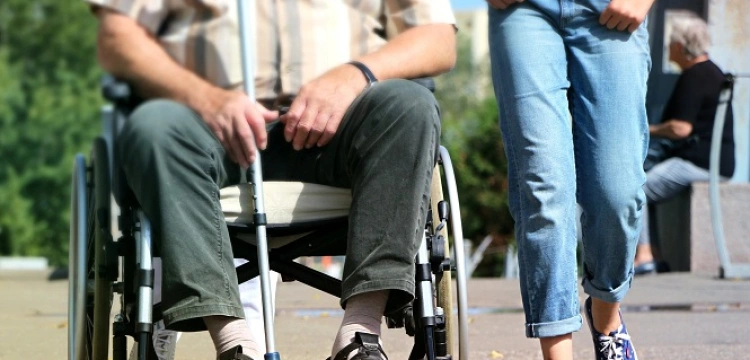 Senat przyjął bez poprawek nowelę dot. zwiększenia środków na PFRON o 400 mln zł