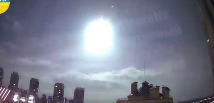 Dziwny rozbłysk nad Kijowem. Jest komentarz NASA i nagrania [ZOBACZ]