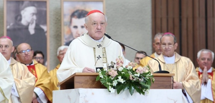 Kard. Nycz złożył na ręce Papieża rezygnację z urzędu arcybiskupa warszawskiego