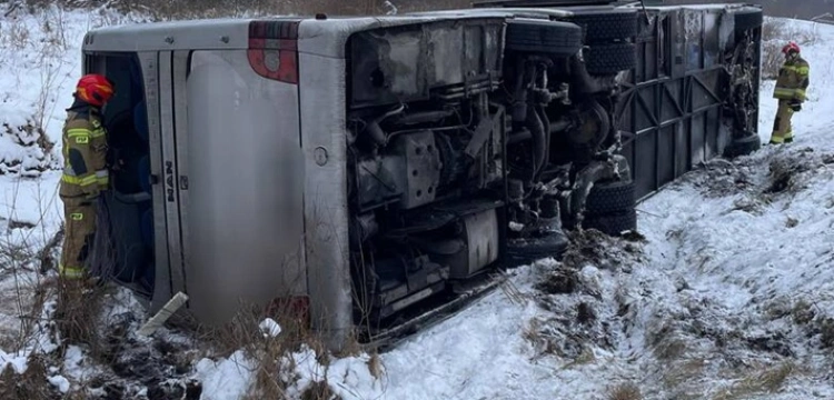 19 osób rannych w wypadku autokaru na Podkarpaciu