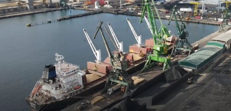 Ukraińskie zboże znów popłynie statkami dzięki odbiciu Wyspy Węży