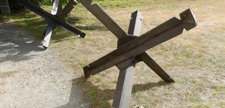 Estonia przygotowuje się na ewentualny atak Rosji. Stawia zapory przeciwczołgowe