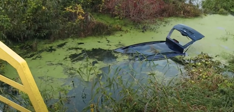 Zatopił samochód ze śpiącą kobietą i upozorował na nieszczęśliwy wypadek