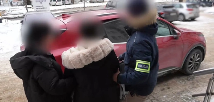 Miały wyłudzić 2 mln złotych dotacji. Trzy kobiety usłyszały ponad 200 zarzutów