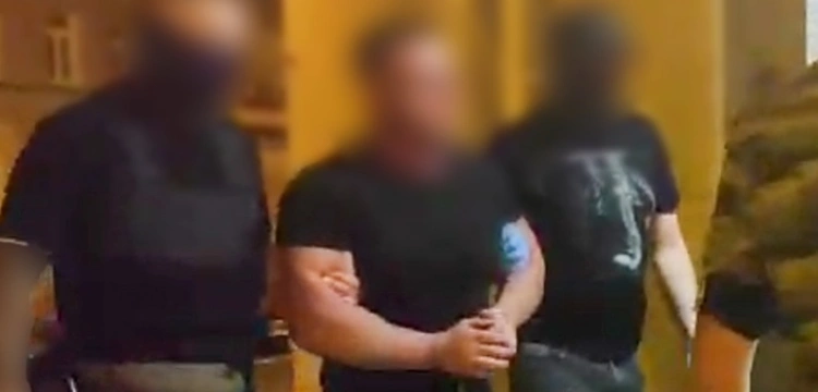 Kierował grupą przestępczą i ukrywał się przez 15 lat- ujęty przez kryminalnych i kontrterrorystów