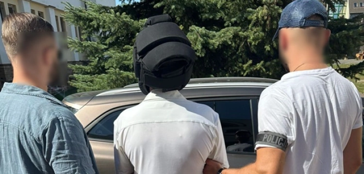 Wszedł do sklepu i twierdził, że w plecaku ma bombę - jest decyzja sądu