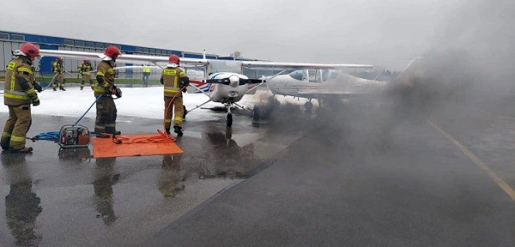 Uwaga! Niebezpieczny wypadek na piotrkowskim lotnisku