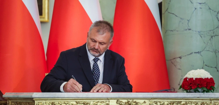 Żurek przestrzega „polityków”: nie puścimy wam tego płazem
