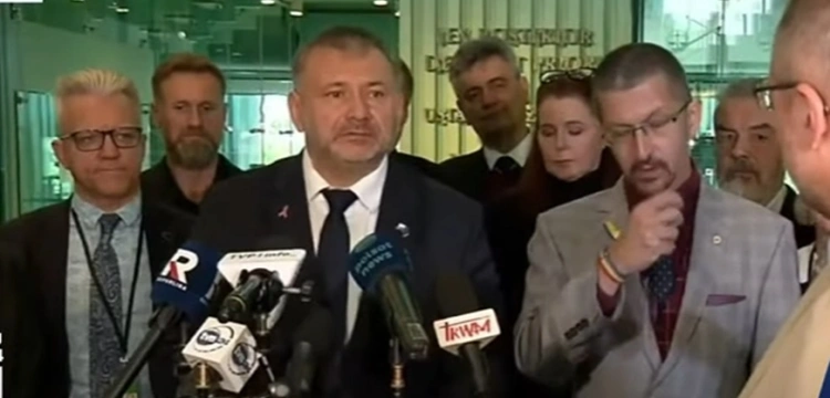 Żurek do Sądu Najwyższego jak Sikorski do Białego Domu? Skandal czy komedia?