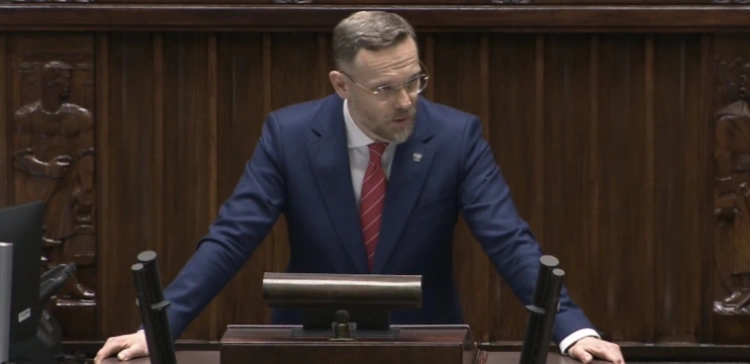 „Ani głupcom, ani nienawistnikom, ani watażkom bezprawia nie można ustępować”. Bogucki ostro odpowiada na działania Żurka
