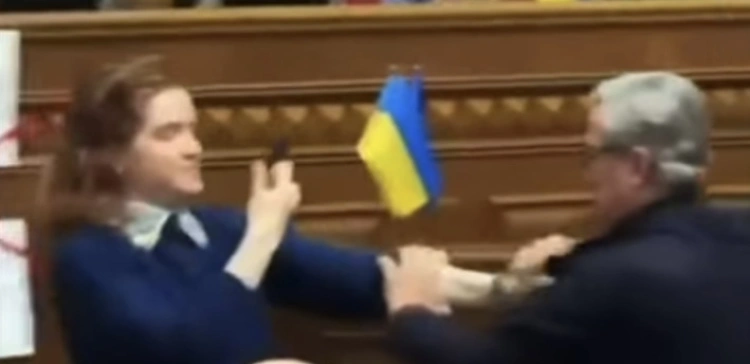 Szarpanina w ukraińskim parlamencie. Posłanka żądała dymisji generała
