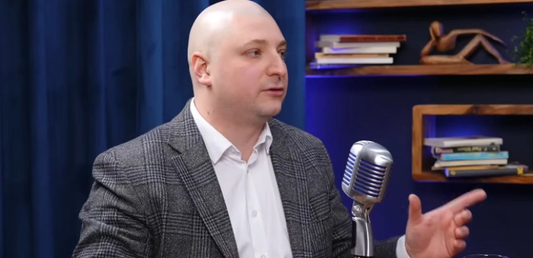 Paweł Chmielewski dla Frondy: Zbawcza strukturo, oręduj za nami