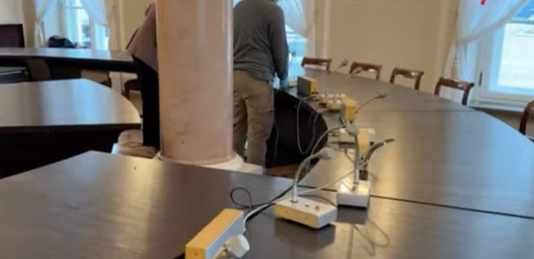 Symboliczna decyzja prezydenta. Okrągły Stół znika z Pałacu Prezydenckiego