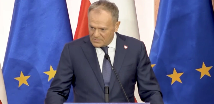 Tusk wzywa do odrzucenia weta. Zdradził, o czym mówił w czasie niejawnego posiedzenia