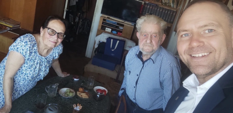 „Wpadł po drodze”. Prezydent odwiedził Joannę i Andrzeja Gwiazdów