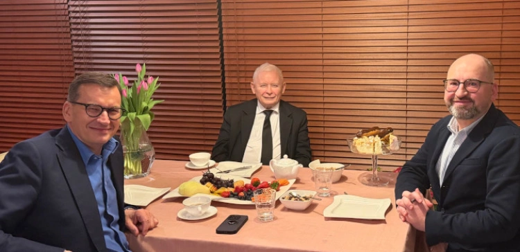 Piotr Semka dla Frondy: Rozejm na szczycie