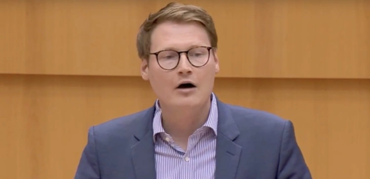 Absolutny skandal! Niemiecki polityk grozi Polsce sankcjami, jeżeli prezydent będzie wetował ustawy