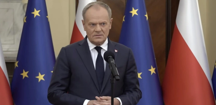 Donald Tusk kreuje się na przeciwnika migracji. „Błędu z 2015 roku Unia już nie popełni”