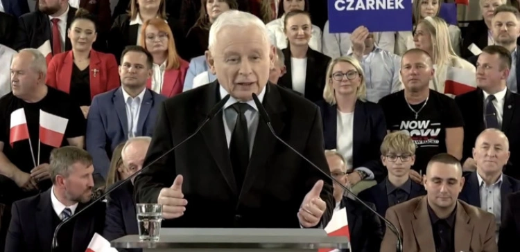„Nie ma co się dziwić, że kasa szpitali jest pusta”. Prezes PiS celnie o sprawie Kacprzyka
