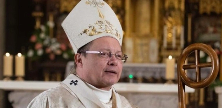 Zakaz publikowania dla księdza krytykującego kard. Rysia