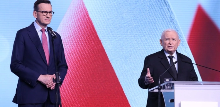 PiS po siedmiu godzinach rozmów. Jarosław Kaczyński ogłasza kompromis