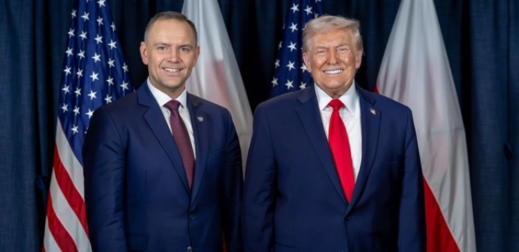 Ciche rozmowy Nawrockiego z Trumpem na tle Grenlandii i NATO